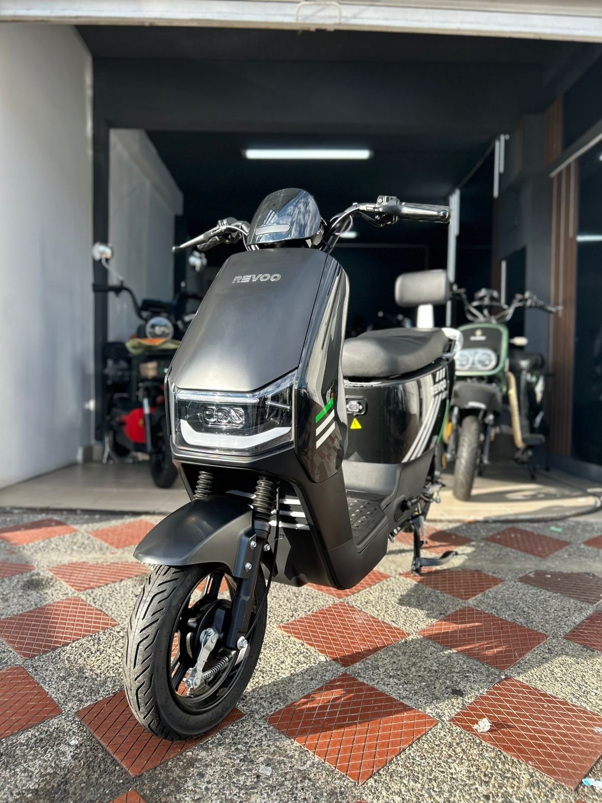 🚲⚡ Bici Moto Eléctrica REVOO A10 500W – Autonomía 70KM | Sin Licencia ni SOAT - Imagen 2