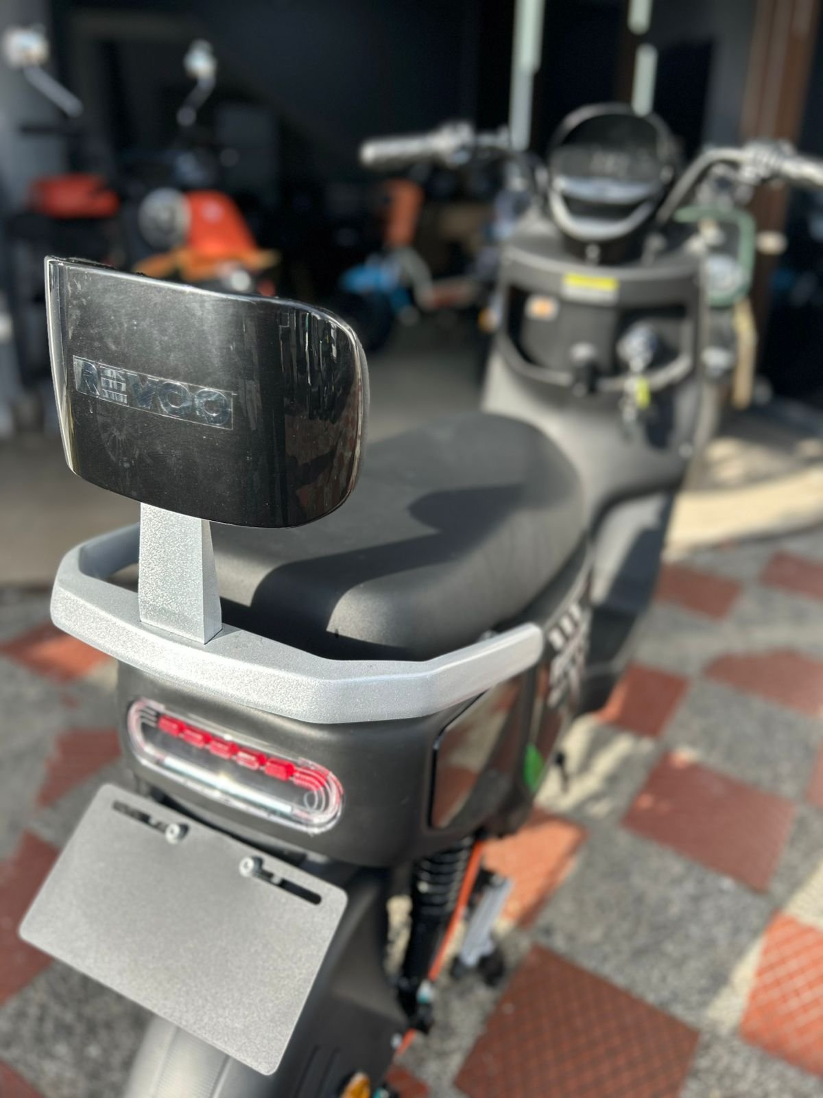 🚲⚡ Bici Moto Eléctrica REVOO A10 500W – Autonomía 70KM | Sin Licencia ni SOAT - Imagen 5