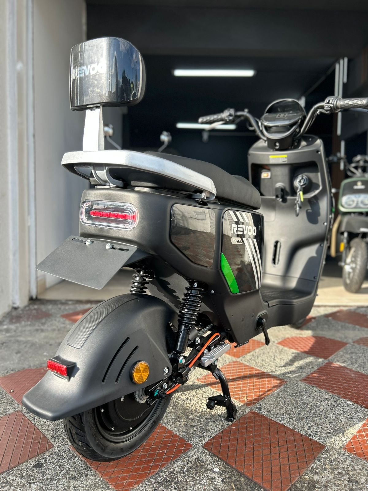 🚲⚡ Bici Moto Eléctrica REVOO A10 500W – Autonomía 70KM | Sin Licencia ni SOAT - Imagen 4