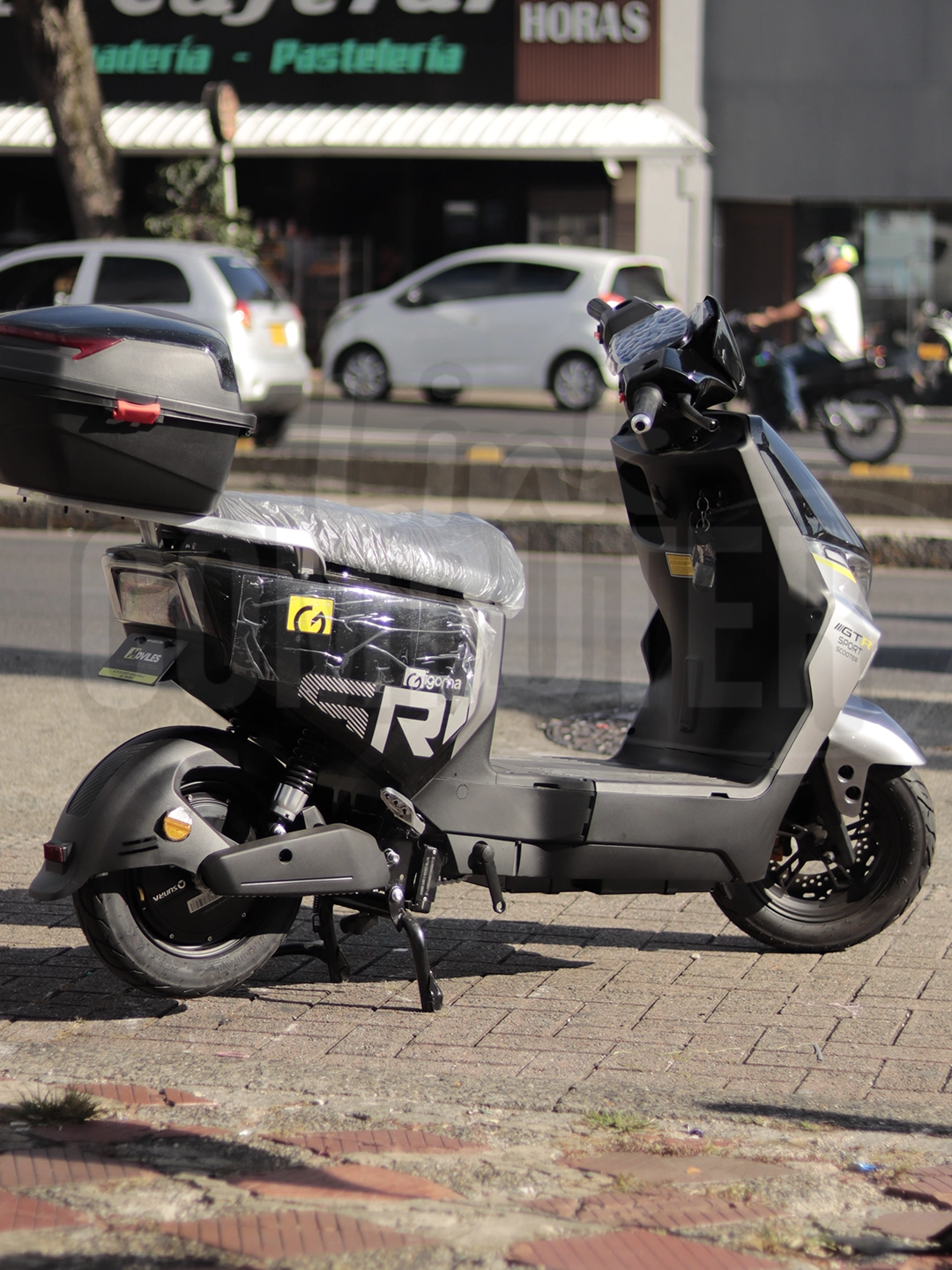 Bicimoto Eléctrica Igoma GTR Batería de Litio | 60 km/h | 60 km de Autonomía | Motor 800W | Batería 60V 20Ah | Frenos de Disco Delantero y Trasero | Carga hasta 180 kg - Imagen 5