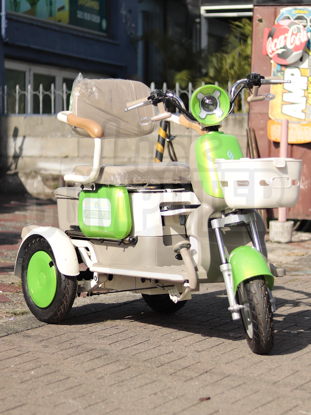 Triciclo Eléctrico Evobike Family Q | 35 km/h | 60 km de Autonomía | Motor 800W | Batería 60V 27Ah | Frenos de Banda | Carga hasta 180 kg